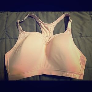 Victoria Sport soft pink sports bra